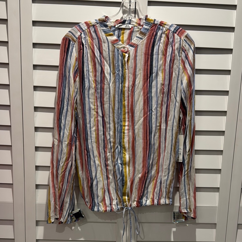Dex NWT Colorful Striped Button-Up long sleeves Blouse in 100% Viscose.